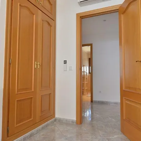 The Townhouse In Centre By Nras Casa de Férias